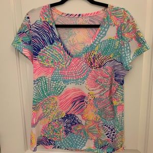 LILY PULITZER V-NECK SHIRT